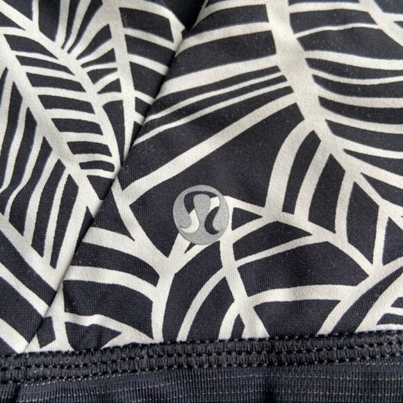 Lululemon Hustle & Bustle TankBlack / Pretty Palm Black Angel Wing size 12 - Picture 9 of 11